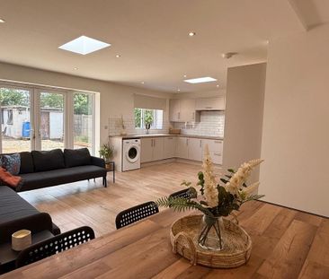 6 bedroom semi-detached house to rent - Photo 4