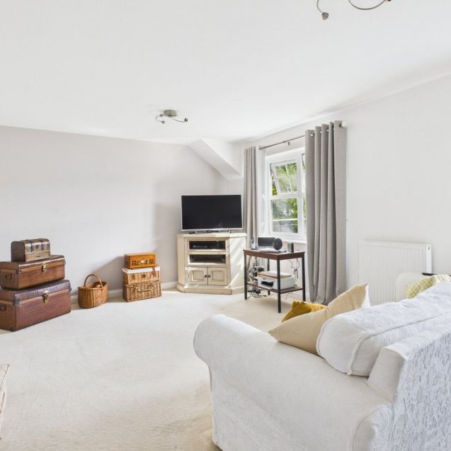 Walnut Grove, Wooburn Green, High Wycombe,HP10 - Photo 1