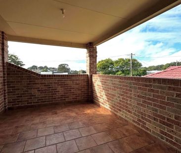 SPACIOUS DUPLEX HOME - Photo 5