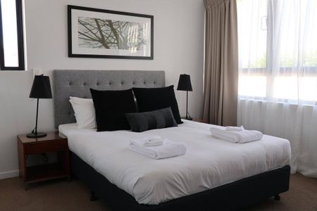 FULLY FURNISHED 1 BEDROOM APARTMENT - Photo 3