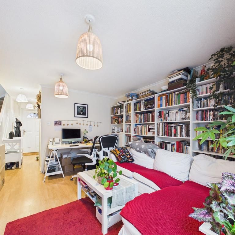 2 bedroom terraced house to rent - Photo 1