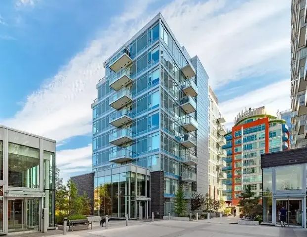 Cozy, modern 1 bdr condo | 308 - 118 Waterfront Court Southwest, Calgary - Photo 1