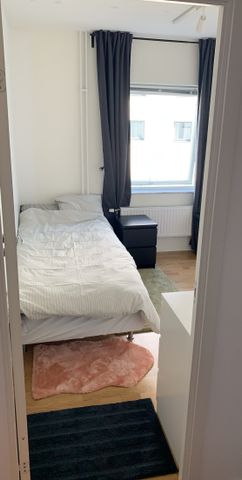Ekholmsvägen, Skärholmen - Photo 2