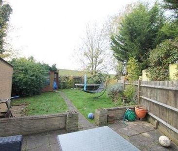 Selwood Gardens, Stanwell, Middlesex,TW19 - Photo 5