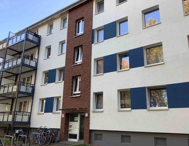 Schicke 2-Zimmer-Wohnung mit Balkon - Foto 1
