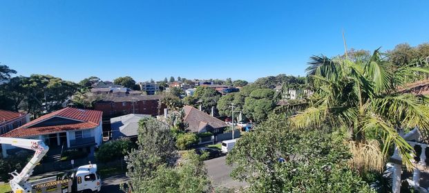 Oversized 1 Bedroom Garden Apartment / Lock Up Garage Optional - Available - Photo 1