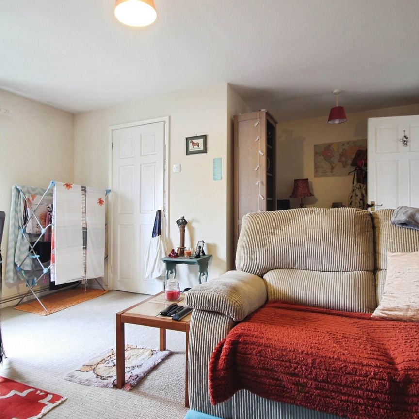 Eagles, Faringdon, Faringdon, SN7 - Photo 1