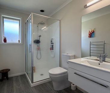 Modern living, country location! - Photo 2