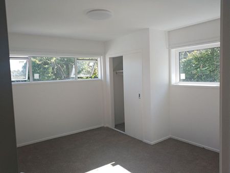 Hillcrest, 4 bedrooms - Photo 2