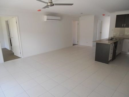 Don’t Miss Out! Modern 3-Bedroom Duplex Close to Schools, Shops & Beaches - Photo 3
