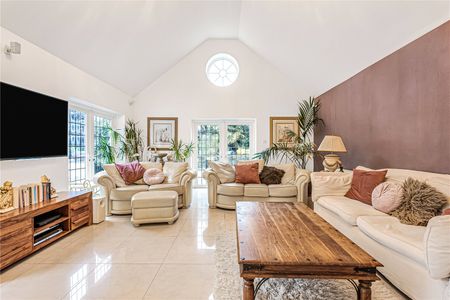 Bulls Cross Ride, Hertfordshire - Photo 3