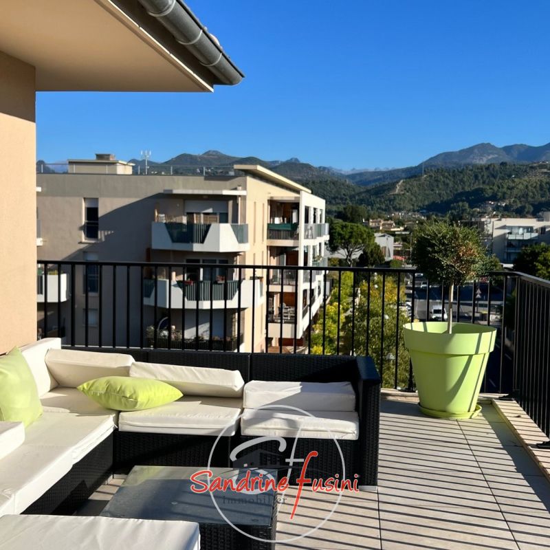 Trois pièces en dernier étage - Photo 1