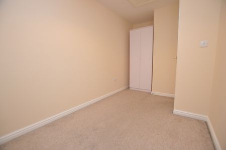 2 Bedroom Town House - Photo 2