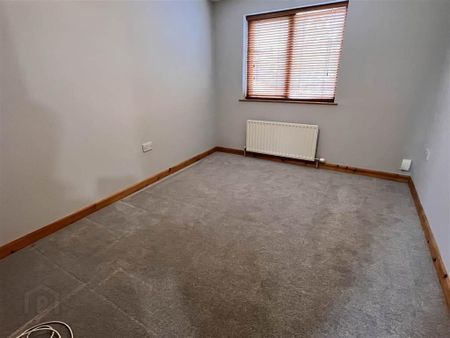 32b Mark Street, Newtownards, BT23 4DT - Photo 2