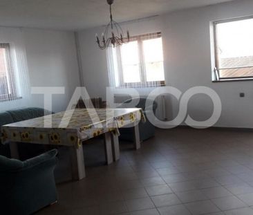 Casa de inchiriat cu 5 camere curte in Sibiu zona Veteranii - Fotografie 1
