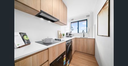 Fully renovated one bedroom Apartment in great location. - Photo 3