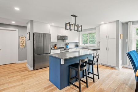 For Lease - 2051 Kings Grove Crescent, Beacon Hill North - South and Area, Ontario - Photo 3