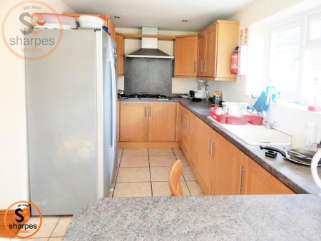 1 bedroom in a house share to rent - Photo 5