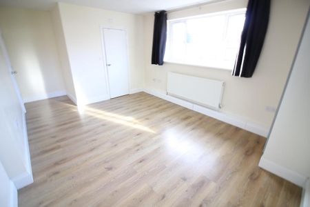 Humber Way, Slough - Photo 4