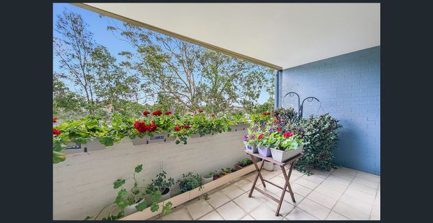 Modern 2 Bedroom Apartment with Resort Style Amenities - Photo 1