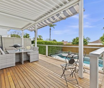 LUXURIOUS FAMILY HOME IN CONVENIENT LOCALE - Photo 4
