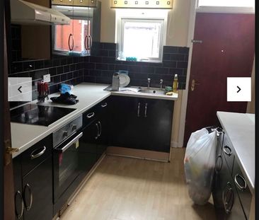 Room in a Shared House, Estcourt Avenue, LS6 - Photo 4
