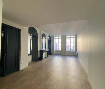 Location appartement bourgeois 4 pièces 132.96 m² à Romans-sur-Isèr... - Photo 3