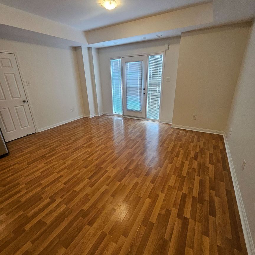 For Lease - 5100 Plantation Place Unit# 8, Mississauga, Ontario - Photo 1