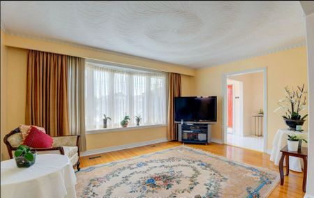For Lease - 24 Ivanhoe Court, Toronto, Ontario - Photo 3
