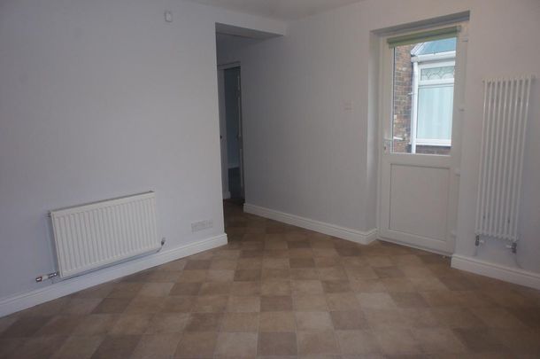 3 bedroom detached bungalow to rent - Photo 1