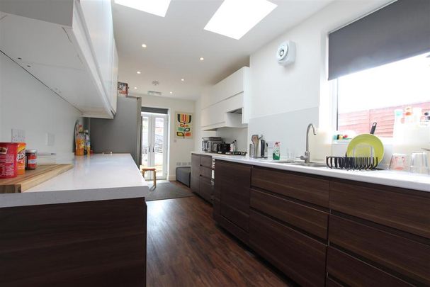 1 bedroom in a house share to rent - Photo 1
