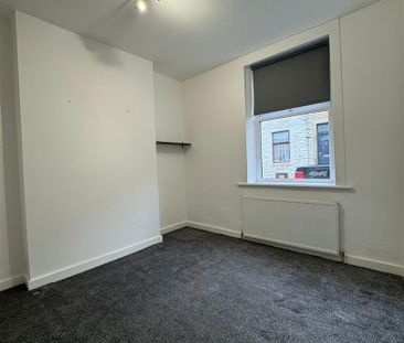 2 bed terraced house to rent in Pritchard Street, Burnley, BB11 - Photo 2