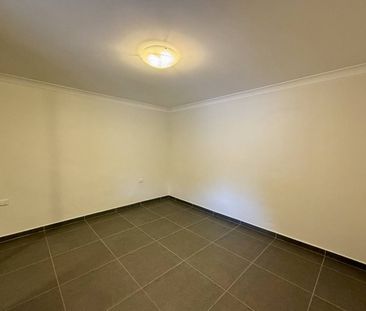 18/237 Sharp Street, Cooma - Photo 2