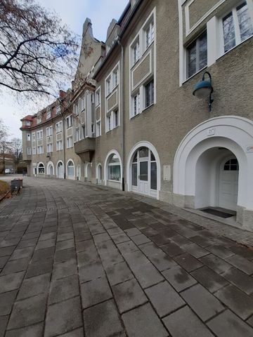 Singlewohnung mit Extrazimmer im 3. Stock **kein Lift** **bei den Bildern handelt es sich um Einrichtungsbeispiele** - Photo 3