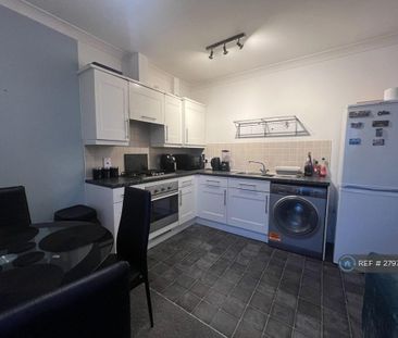 2 bedroom flat to rent - Photo 6