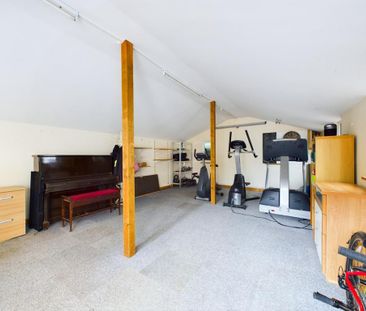 4 bedroom detached bungalow to rent - Photo 6