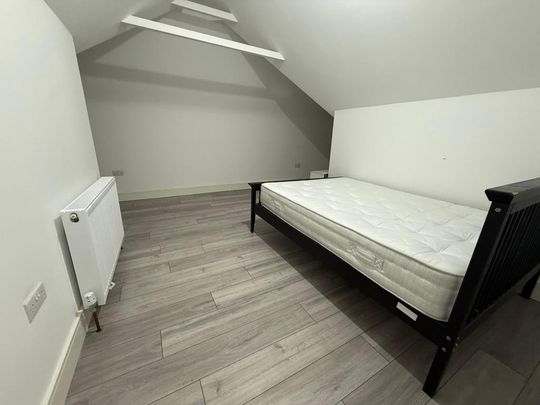 4 bedroom semi-detached house to rent - Photo 1