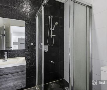 Modern Villa with 2 Carparks in Girraween School catchment! - Photo 3