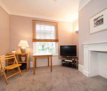 2 bedroom maisonette to rent - Photo 2