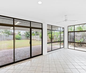 3 BEDROOM + OFFICE WITH POOL - Photo 3