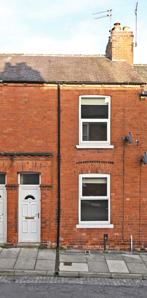 2 bedroom terraced house to rent - Photo 1