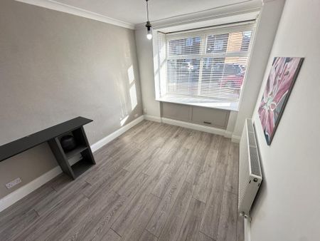 Broadfield Road, Manchester, M14 - Photo 2