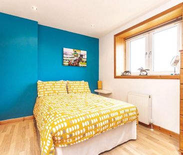 3 bedroom end of terrace house to rent - Photo 6