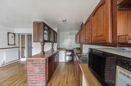 4 bedroom semi-detached house to rent - Photo 5