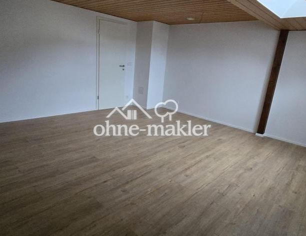 NEU sanierte 3-Raum Wohnung im Stadtzentrum von Treuen - Photo 1