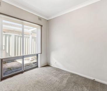 Spacious & Well-Located Unit in Sought-After Kensington Gardens - Photo 5