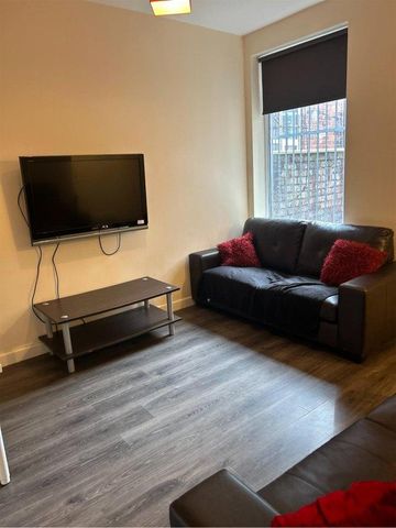 4 bedroom house share to rent - Photo 3