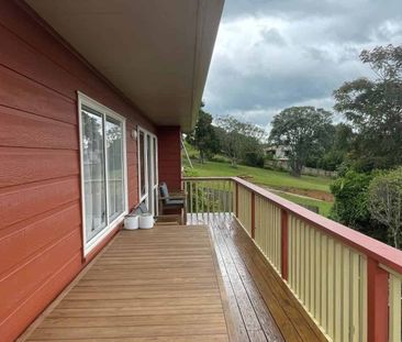 Family home in Riverview - Photo 3