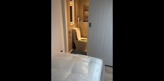 Room in a Shared House, St. Georges Avenue, E7 - Photo 2