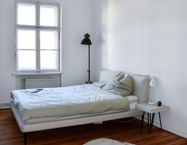 Beautiful, large Flat / Short Term Rental Jan '26 - Photo 1